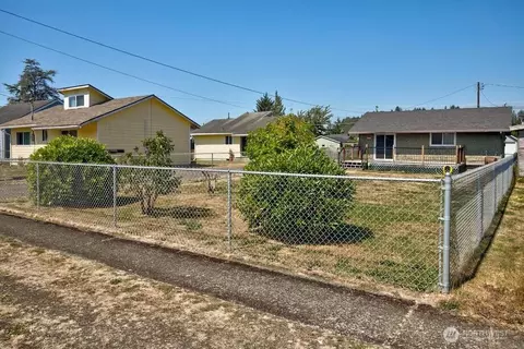 604 W Scott St, Aberdeen, WA 98520