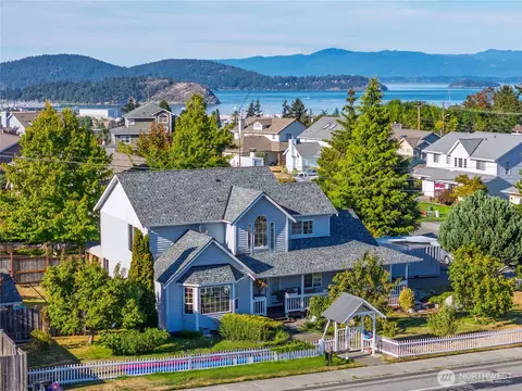 4020 Peters Ln, Anacortes, WA 98221