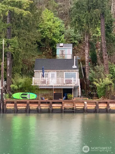 17015 Cove Walk SW, Vashon, WA 98070
