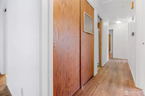 Entry Way - 611 3rd Ave N, Edmonds, WA 98020 photo 1 of 1