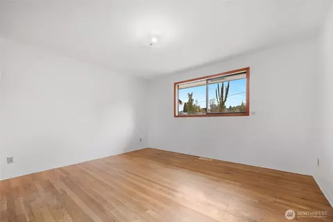 Bedroom - 611 3rd Ave N, Edmonds, WA 98020 photo 1 of 4