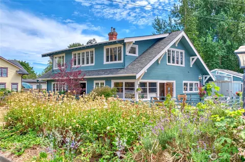 1379 Gulf Rd, Point Roberts, WA 98281