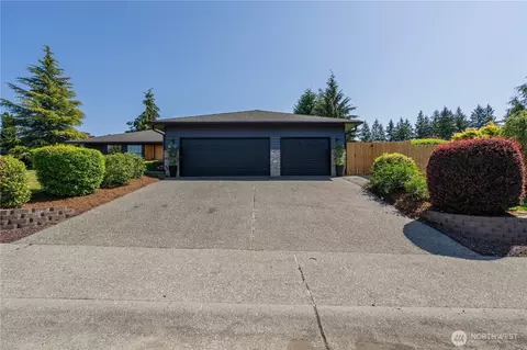 Exterior - 4430 122nd Pl SE, Everett, WA 98208 photo 5 of 8