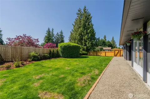 Exterior - 4430 122nd Pl SE, Everett, WA 98208 photo 7 of 8