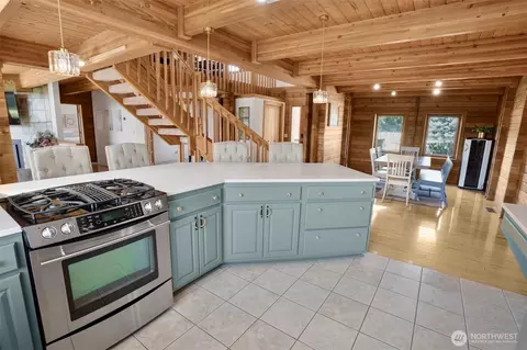 Kitchen - 22919 SE 438th St, Enumclaw, WA 98022 photo 4 of 4