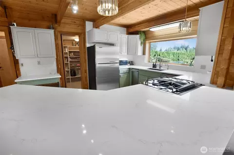 Kitchen - 22919 SE 438th St, Enumclaw, WA 98022 photo 1 of 4
