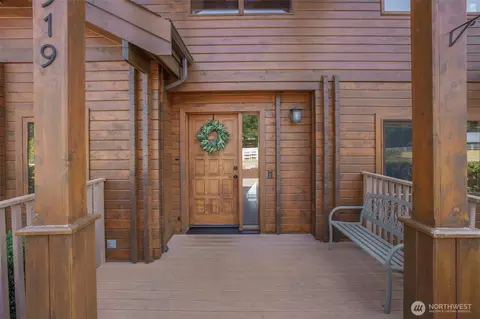 Entry Way - 22919 SE 438th St, Enumclaw, WA 98022 photo 1 of 3