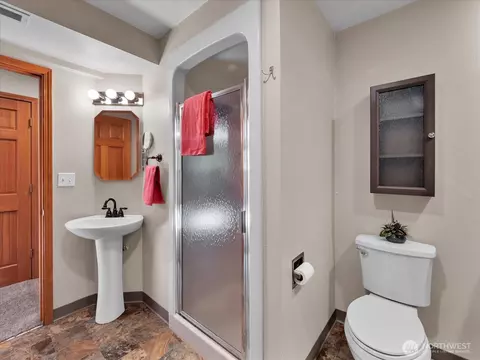 Bath - 17503 24th Ave SE, Bothell, WA 98012 photo 3 of 3