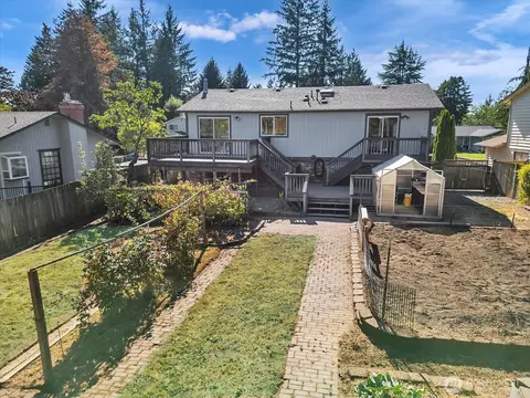 Exterior - 17503 24th Ave SE, Bothell, WA 98012 photo 8 of 11