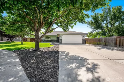 1730 W Mockingbird St, Moses Lake, WA 98837