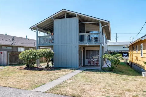 823 8th Ave, Longview, WA 98632