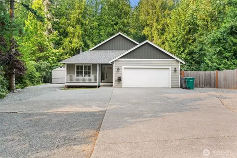 17717 Robinhood Ln, Snohomish, WA 98290