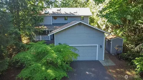 8747 Laguna Dr SW, Olympia, WA 98512