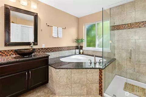 Bath - 19033 29th Ave SE, Bothell, WA 98012 photo 3 of 5