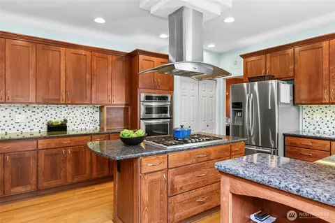 Kitchen - 19033 29th Ave SE, Bothell, WA 98012 photo 3 of 4