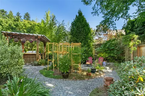 Exterior - 19033 29th Ave SE, Bothell, WA 98012 photo 7 of 16