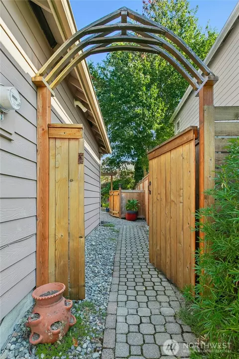Exterior - 19033 29th Ave SE, Bothell, WA 98012 photo 6 of 16