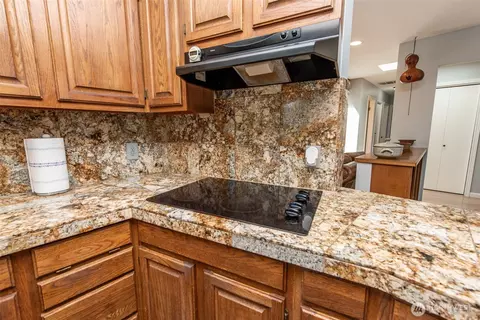 Kitchen - 33 Pebble Way, Sequim, WA 98382 photo 2 of 4