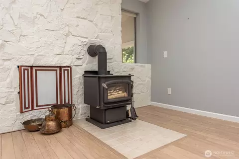 Living - 33 Pebble Way, Sequim, WA 98382 photo 2 of 2