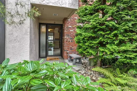 1532 NW 195th St #3, Shoreline, WA 98177