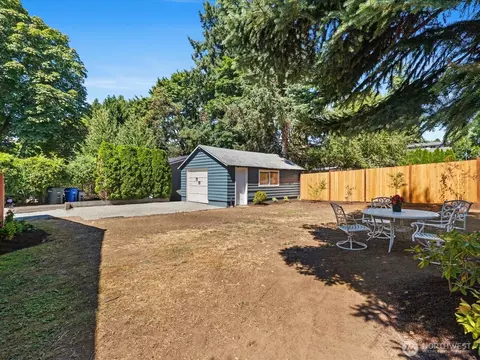 Exterior - 10126 NE 186th St, Bothell, WA 98011 photo 11 of 18