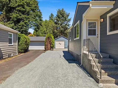 Exterior - 10126 NE 186th St, Bothell, WA 98011 photo 7 of 18