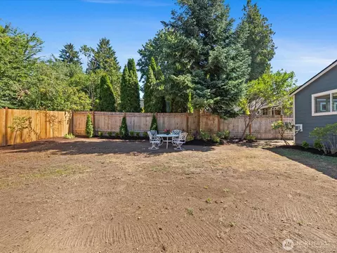 Exterior - 10126 NE 186th St, Bothell, WA 98011 photo 14 of 18