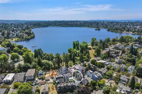 2425 N 75th St, Seattle, WA 98103 photo 2