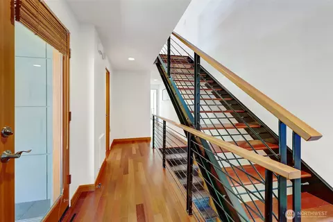 2425 N 75th St, Seattle, WA 98103 photo 13