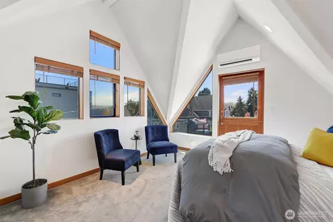 2425 N 75th St, Seattle, WA 98103 photo 18