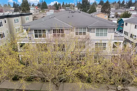 10549 Stone Ave N #202, Seattle, WA 98133
