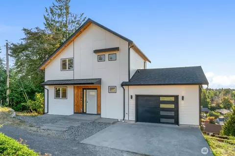 3022 Sylvan Dr W, University Place, WA 98466