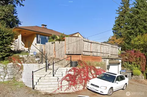 233 S Yantic Ave, Bremerton, WA 98312