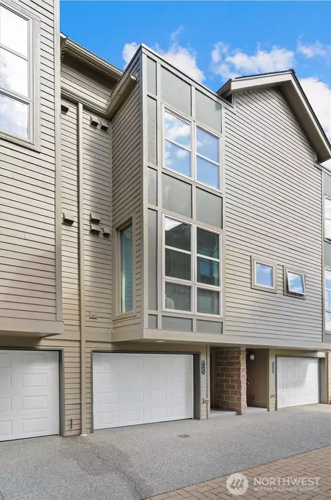 718 Nob Hill Ave N #B, Seattle, WA 98109