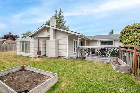 Exterior - 1836 Florence St, Enumclaw, WA 98022 photo 5 of 7