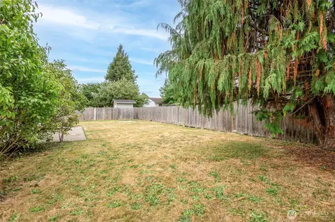 Exterior - 1836 Florence St, Enumclaw, WA 98022 photo 4 of 7