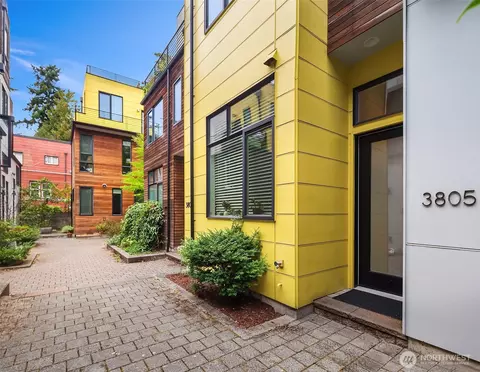3805 Fremont Ln N, Seattle, WA 98103