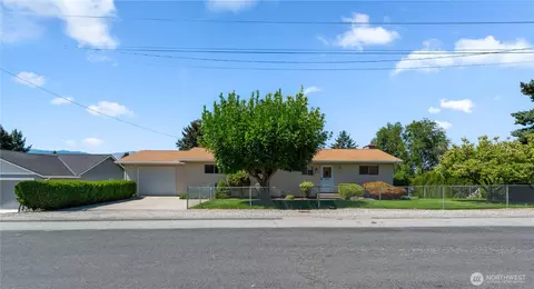 476 N James, East Wenatchee, WA 98802