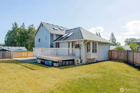 Exterior - 18 E B E Intercity Ave, Everett, WA 98208 photo 6 of 13