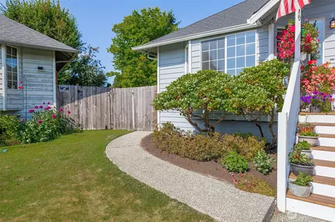 Exterior - 18 E B E Intercity Ave, Everett, WA 98208 photo 4 of 13