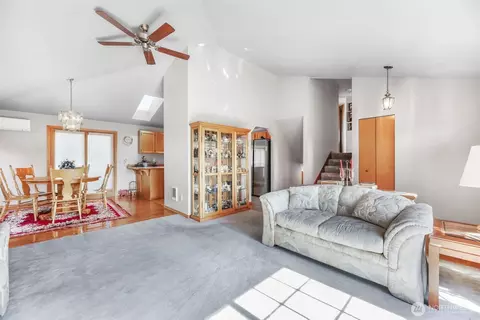 Living - 18 E B E Intercity Ave, Everett, WA 98208 photo 1 of 3