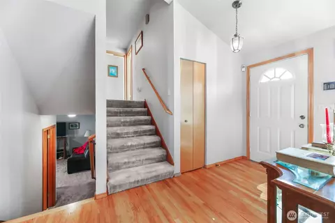 Entry Way - 18 E B E Intercity Ave, Everett, WA 98208 photo 2 of 2