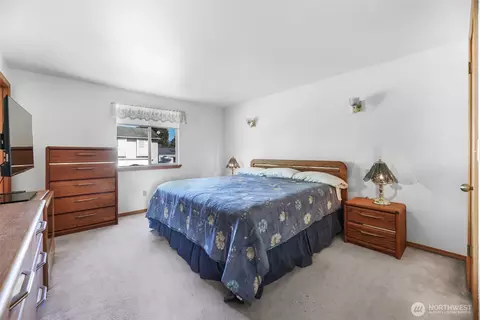 Bedroom - 18 E B E Intercity Ave, Everett, WA 98208 photo 1 of 4