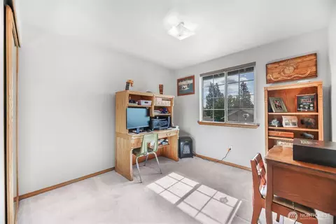 Bedroom - 18 E B E Intercity Ave, Everett, WA 98208 photo 4 of 4