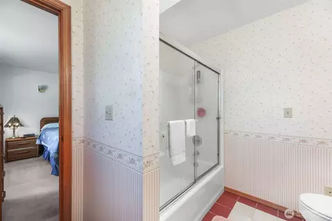 Bath - 18 E B E Intercity Ave, Everett, WA 98208 photo 2 of 3