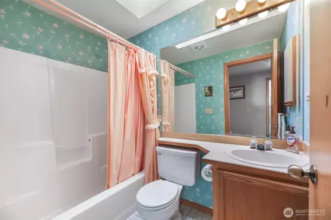 Bath - 18 E B E Intercity Ave, Everett, WA 98208 photo 3 of 3