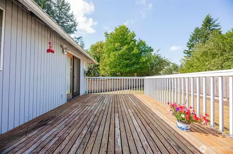 Exterior - 18 E B E Intercity Ave, Everett, WA 98208 photo 9 of 13