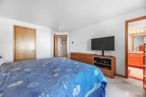 Bedroom - 18 E B E Intercity Ave, Everett, WA 98208 photo 2 of 4