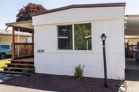 2422 Mockingbird Ln, Kelso, WA 98626