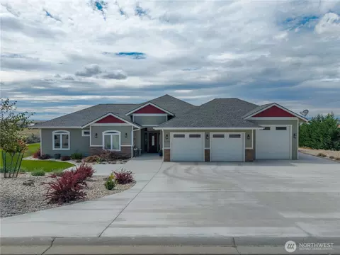 8296 SE Dune Lake Rd, Moses Lake, WA 98837